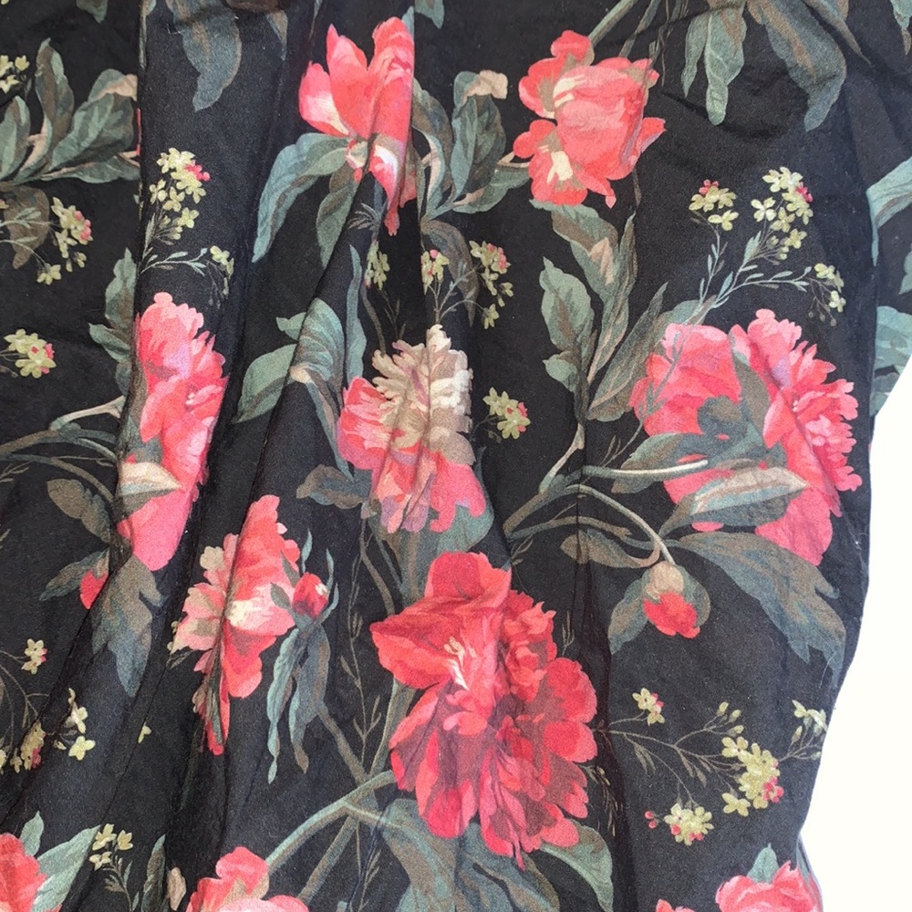 Antonio Melani Black Floral Skirt Size Medium - Picture 6 of 8